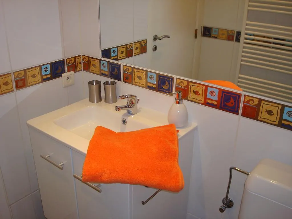 Saint-Gilles B&B Brigitte & Alain לינה וארוחת בוקר